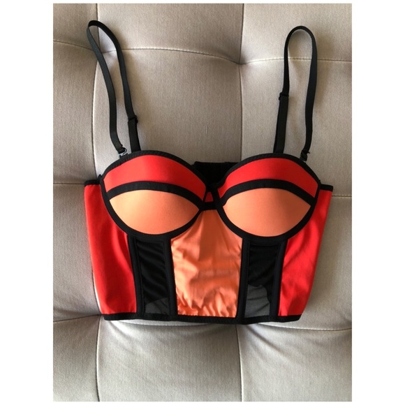 bebe Tops - Crop Top
